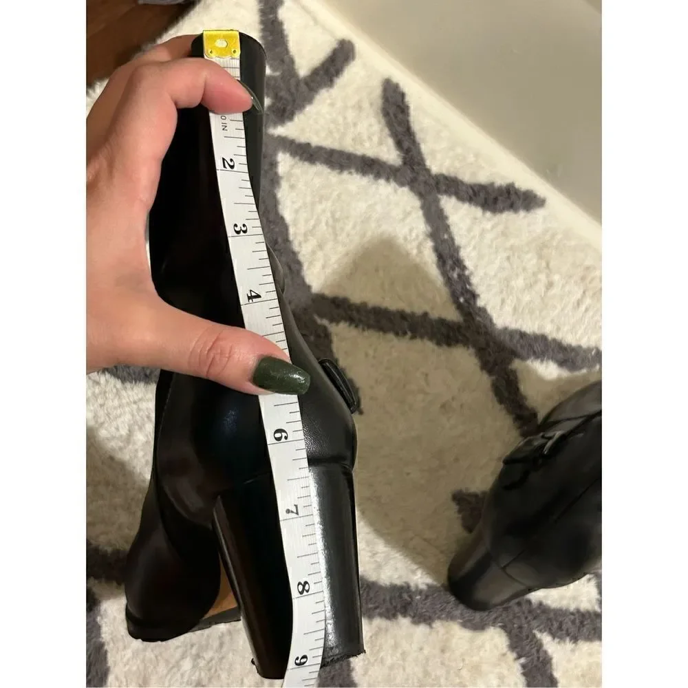 Cole Haan side gore ankle boots size 8.5 EUC